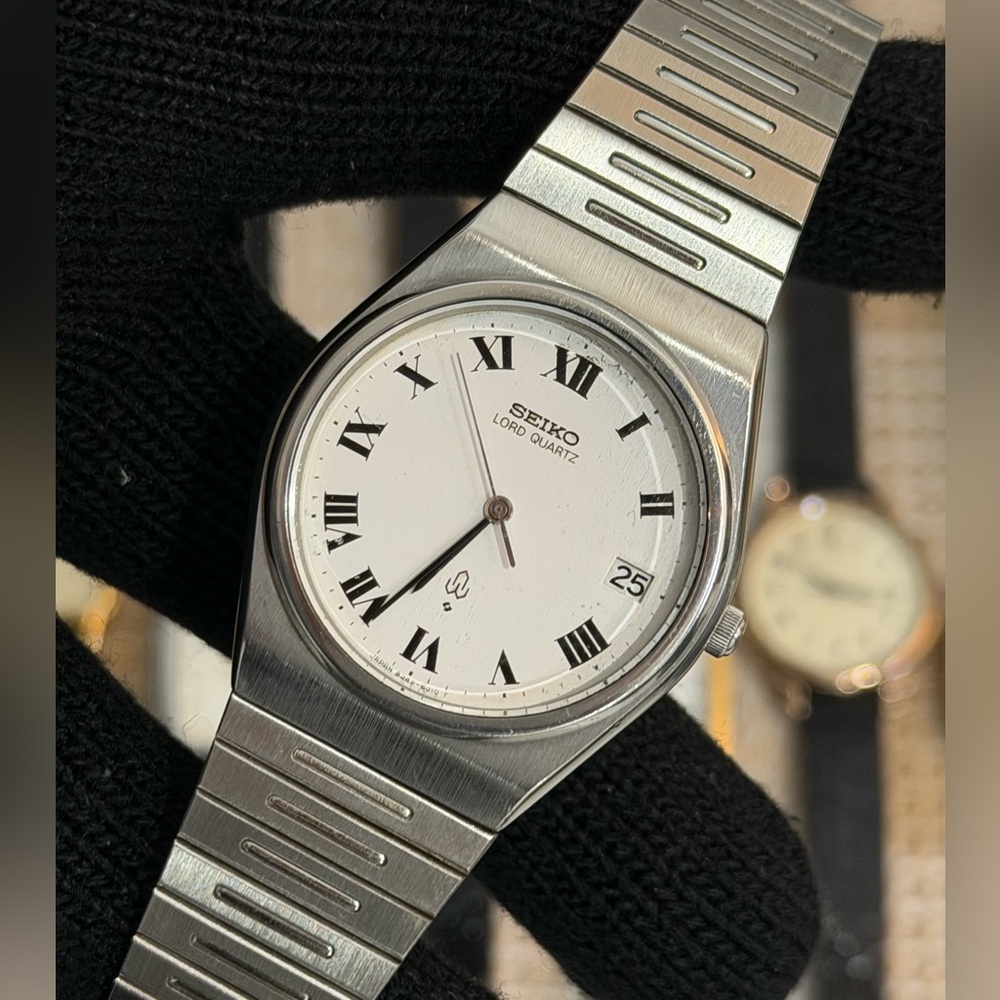 Vtg 1979 Seiko Lord Quartz 8242-6000 Men’s Watch
[Very Good Cndition] Roman Dial